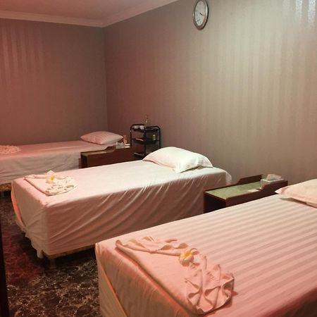 Apollo Hotel Yangon Luaran gambar