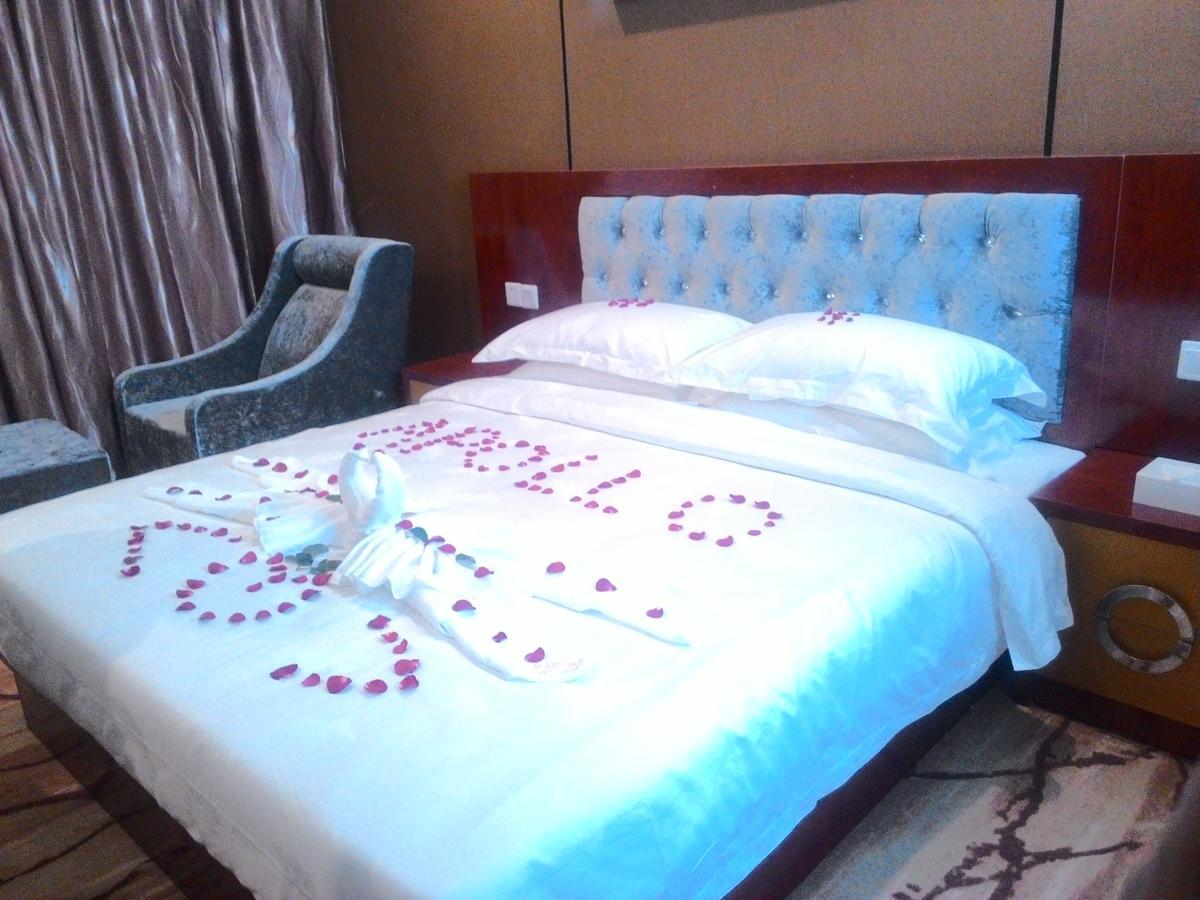 Apollo Hotel Yangon Luaran gambar