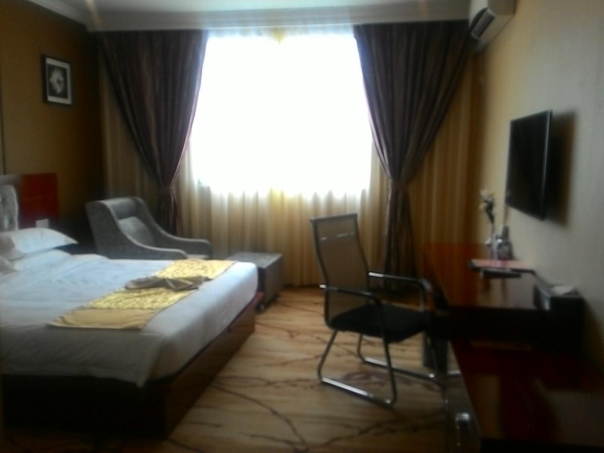 Apollo Hotel Yangon Luaran gambar