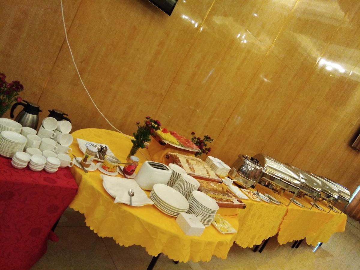 Apollo Hotel Yangon Luaran gambar