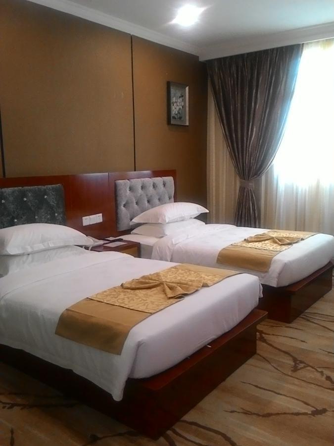 Apollo Hotel Yangon Luaran gambar