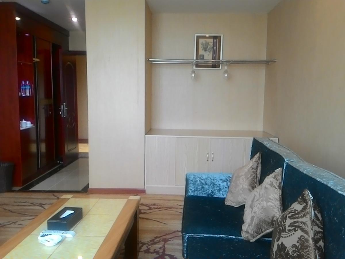 Apollo Hotel Yangon Luaran gambar